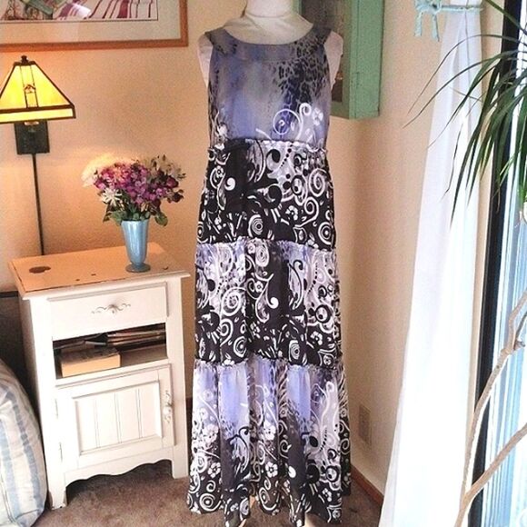 Peter Nygard Maxi Dress - Picture 1 of 12